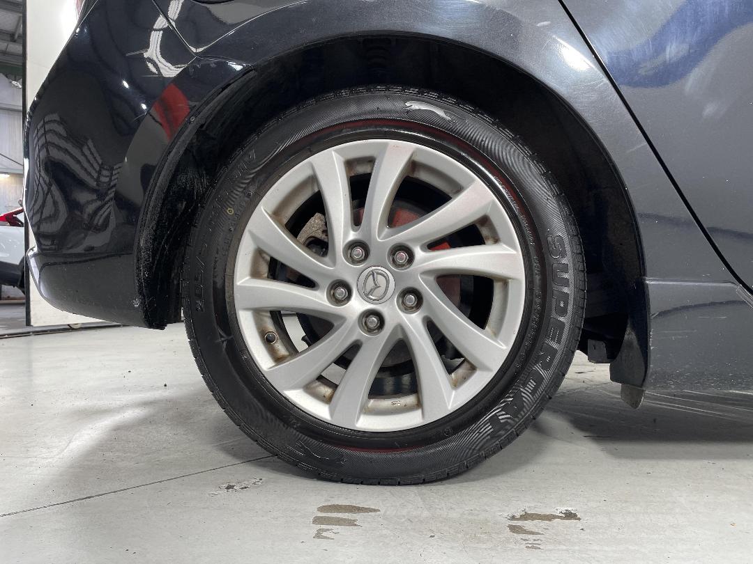 Photo '12' of Mazda Axela