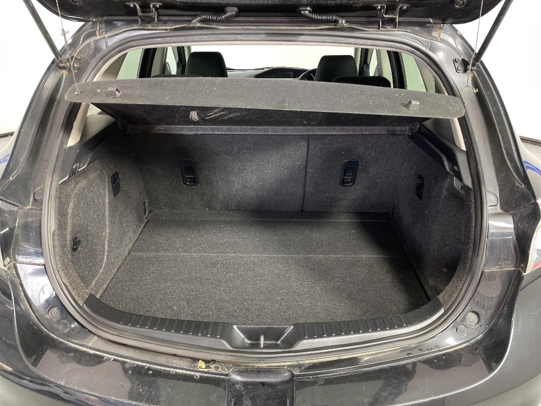 Photo '14' of Mazda Axela