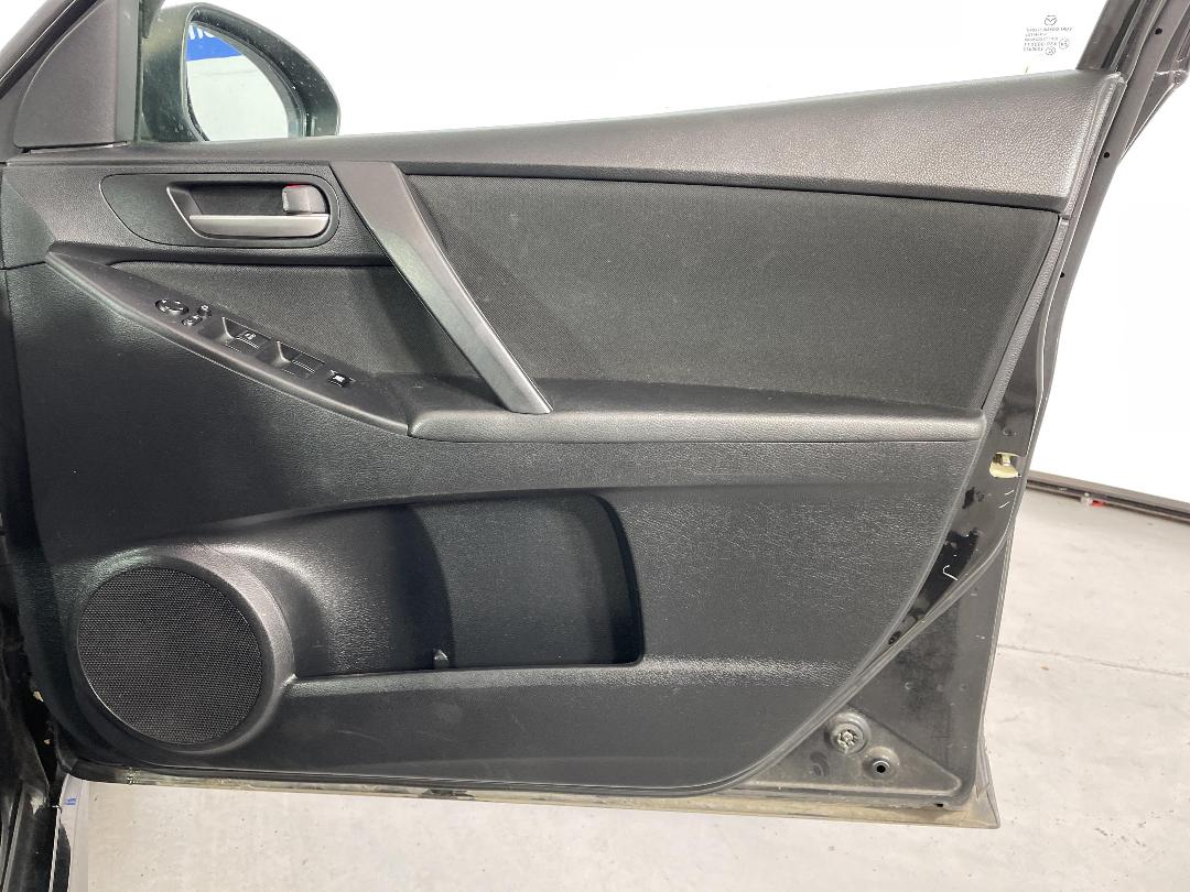 Photo '15' of Mazda Axela