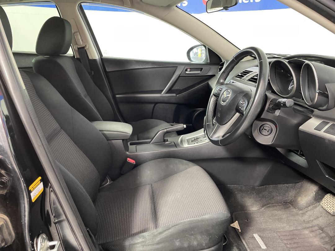 Photo '16' of Mazda Axela