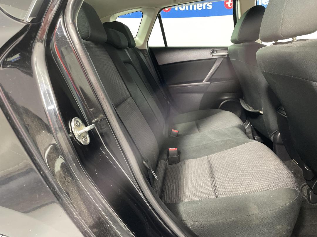 Photo '20' of Mazda Axela