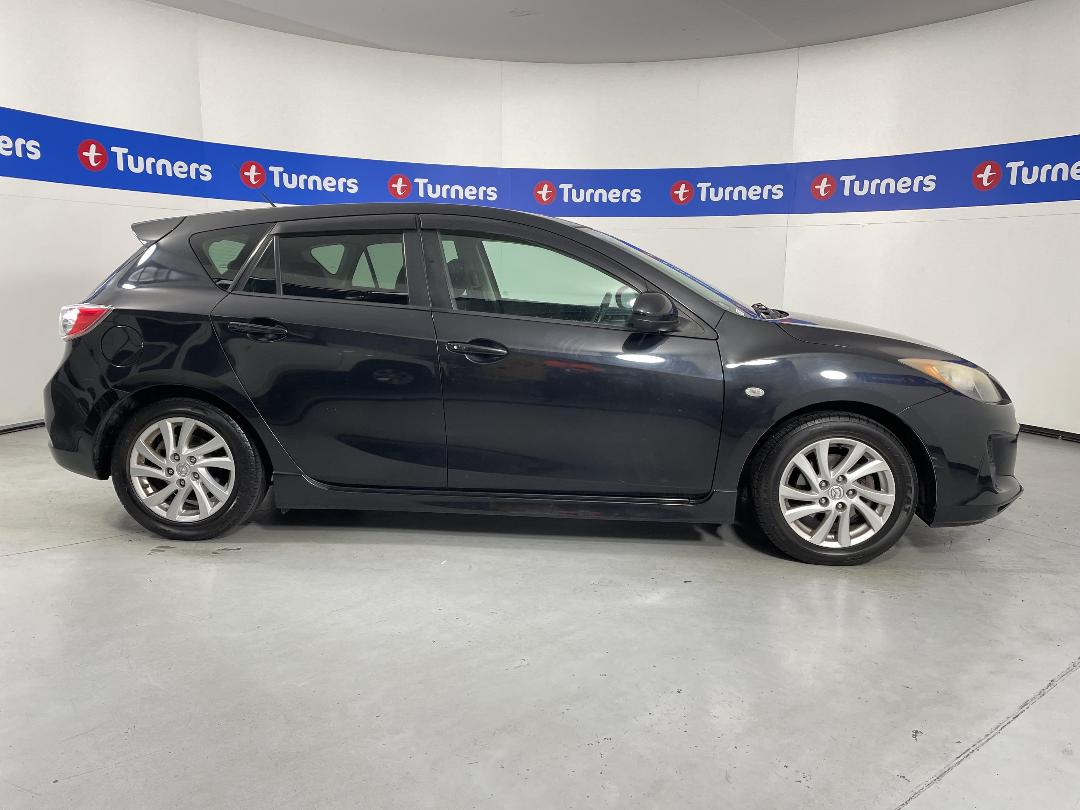 Photo '23' of Mazda Axela