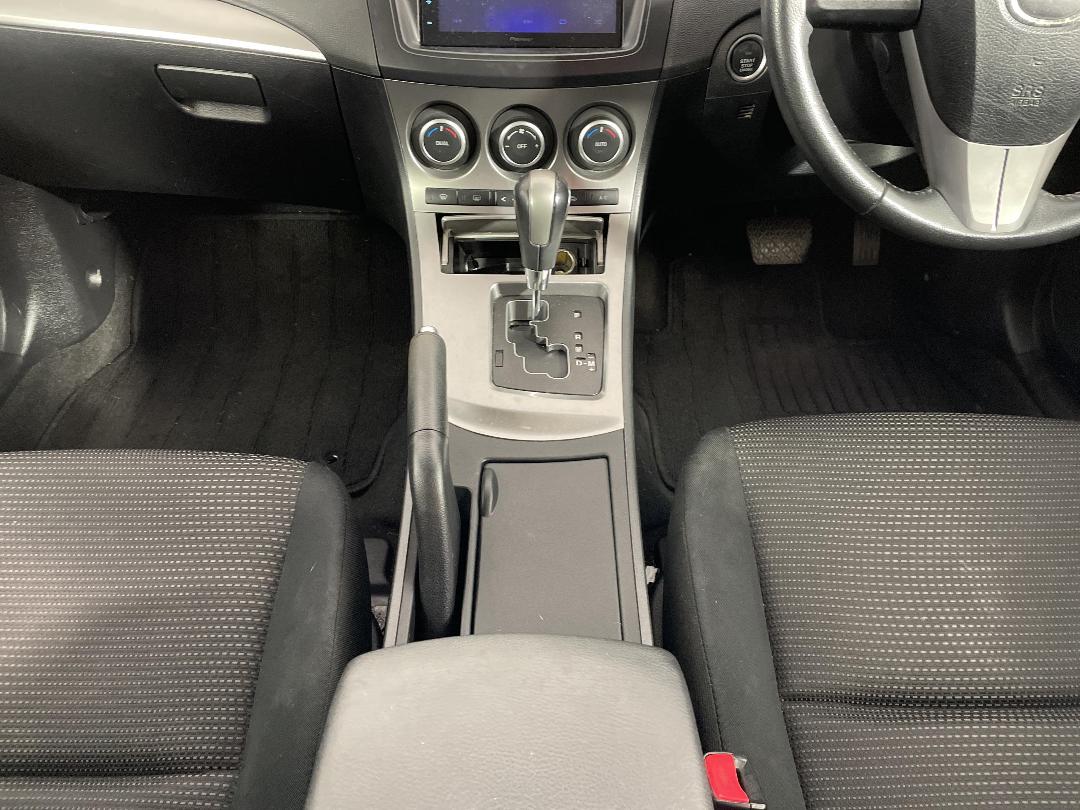 Photo '18' of Mazda Axela