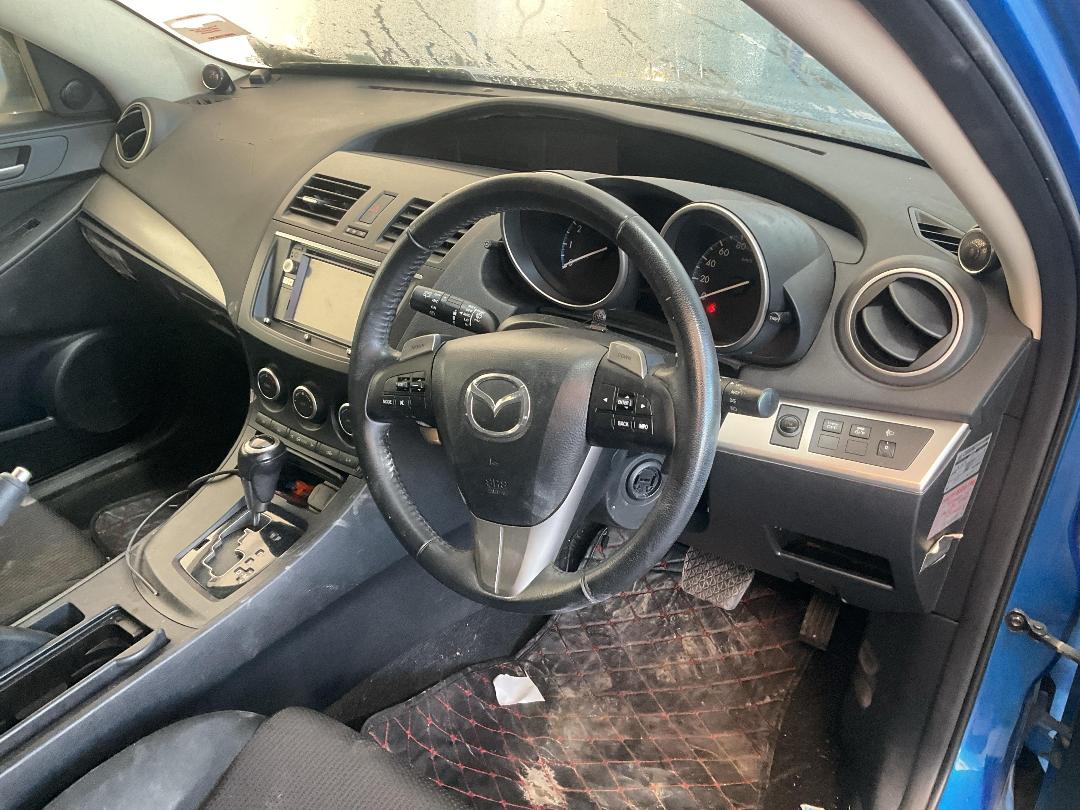 Photo '24' of Mazda Axela