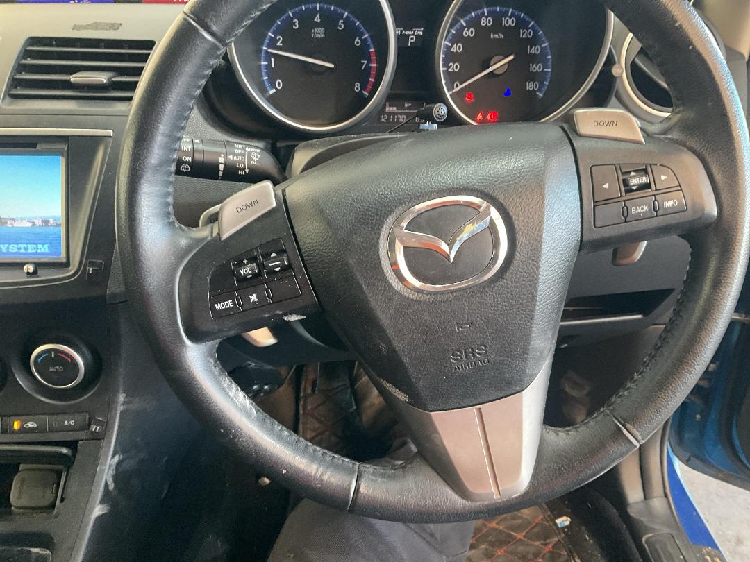 Photo '27' of Mazda Axela