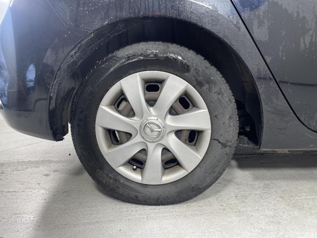 Photo '10' of Mazda Axela