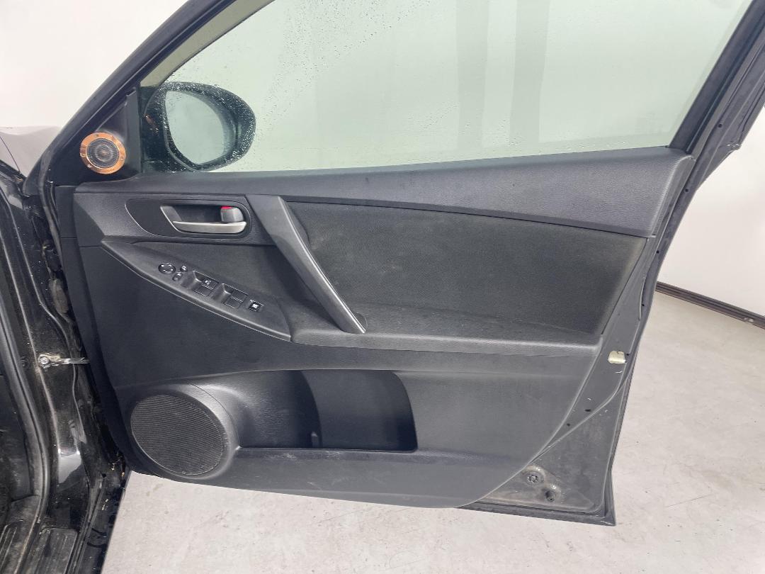 Photo '13' of Mazda Axela