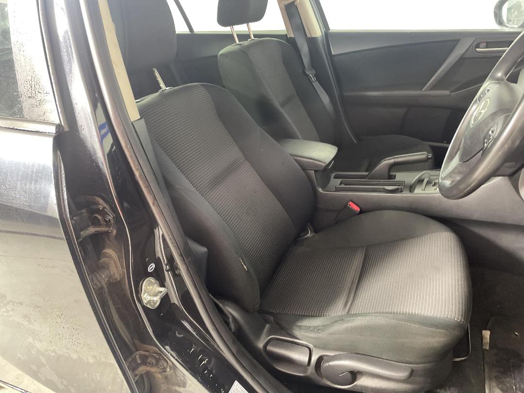 Photo '14' of Mazda Axela