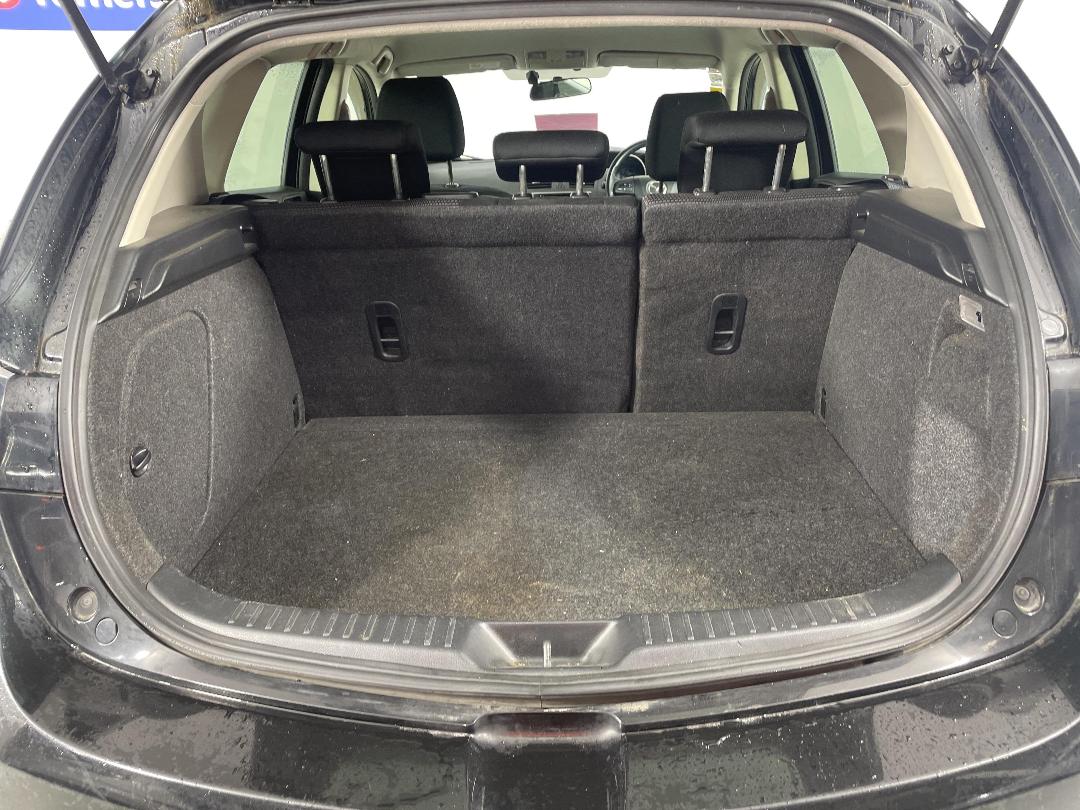 Photo '12' of Mazda Axela