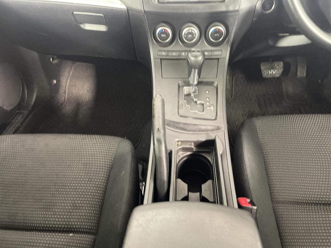 Photo '16' of Mazda Axela