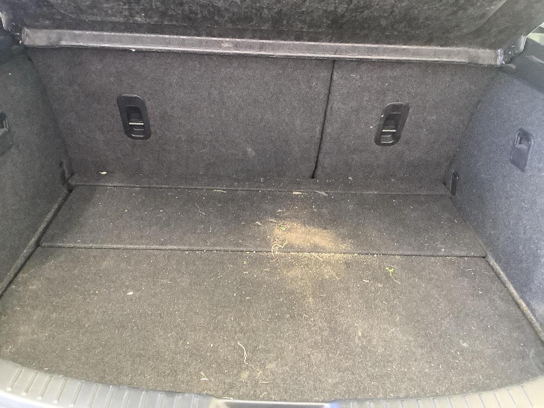 Photo '8' of Mazda Axela