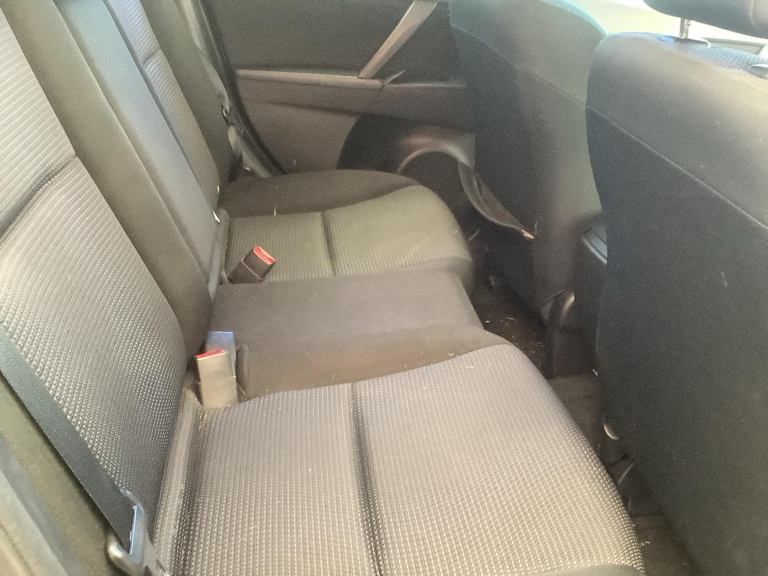 Photo '10' of Mazda Axela