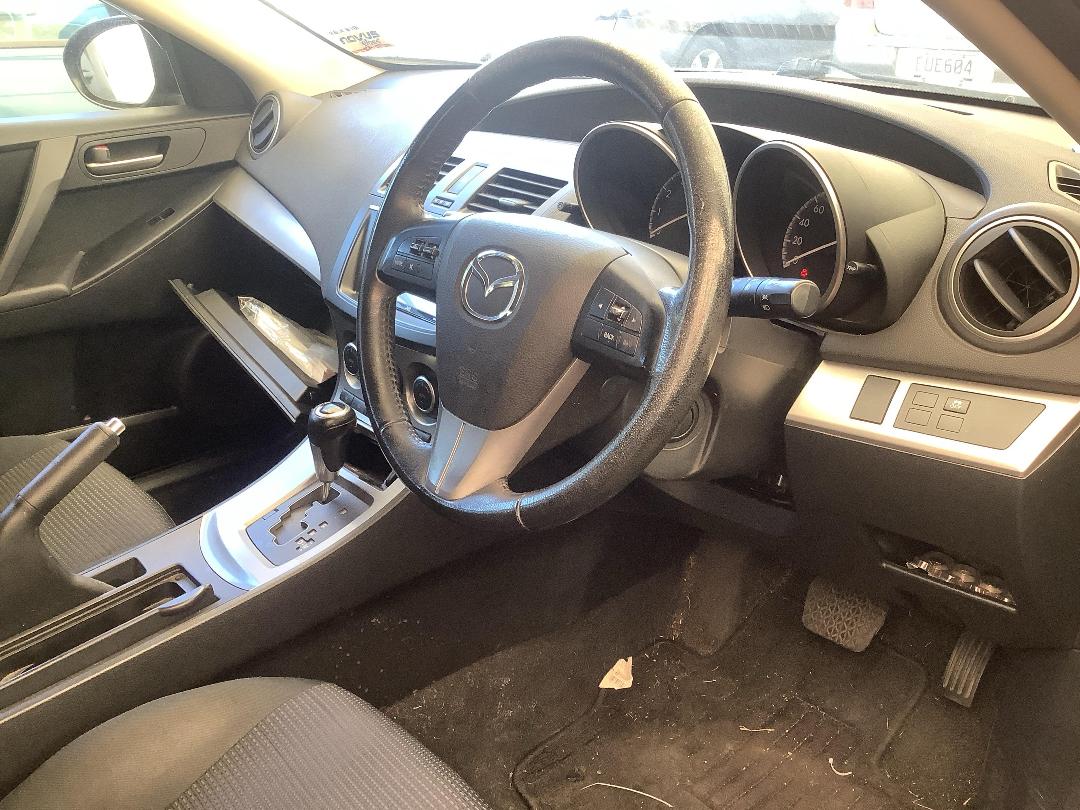 Photo '12' of Mazda Axela