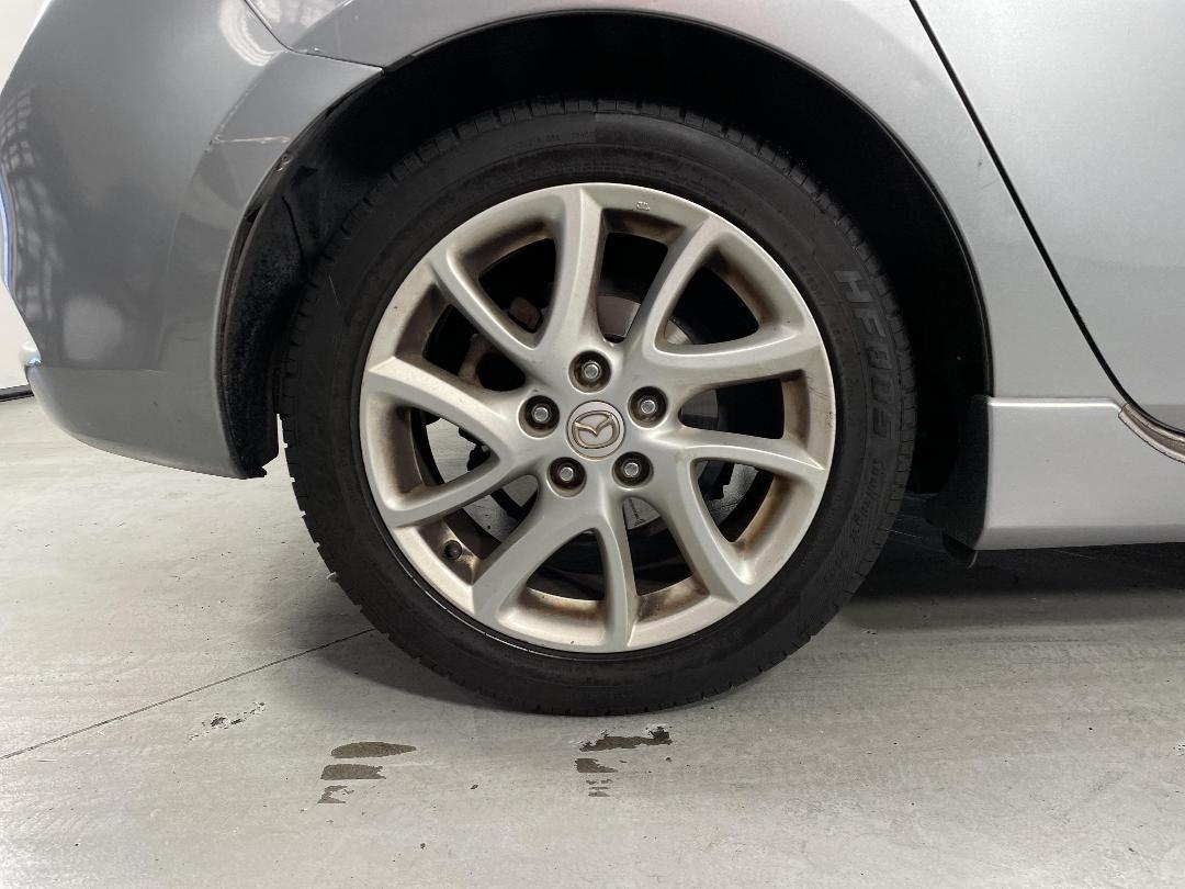 Photo '12' of Mazda Axela