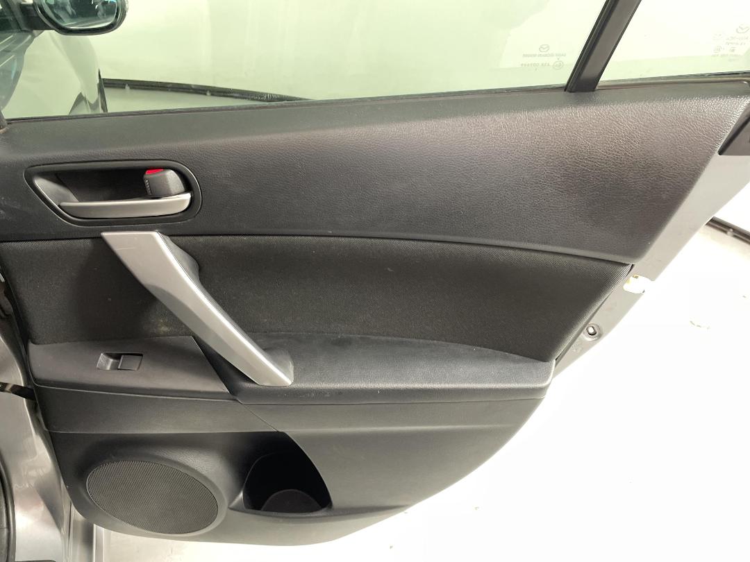 Photo '19' of Mazda Axela