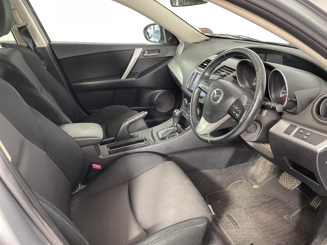 Photo '16' of Mazda Axela