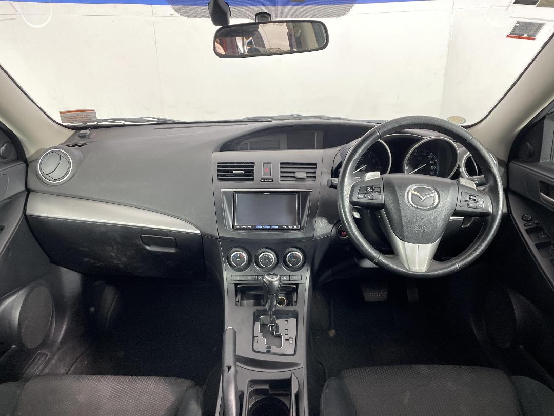 Photo '17' of Mazda Axela