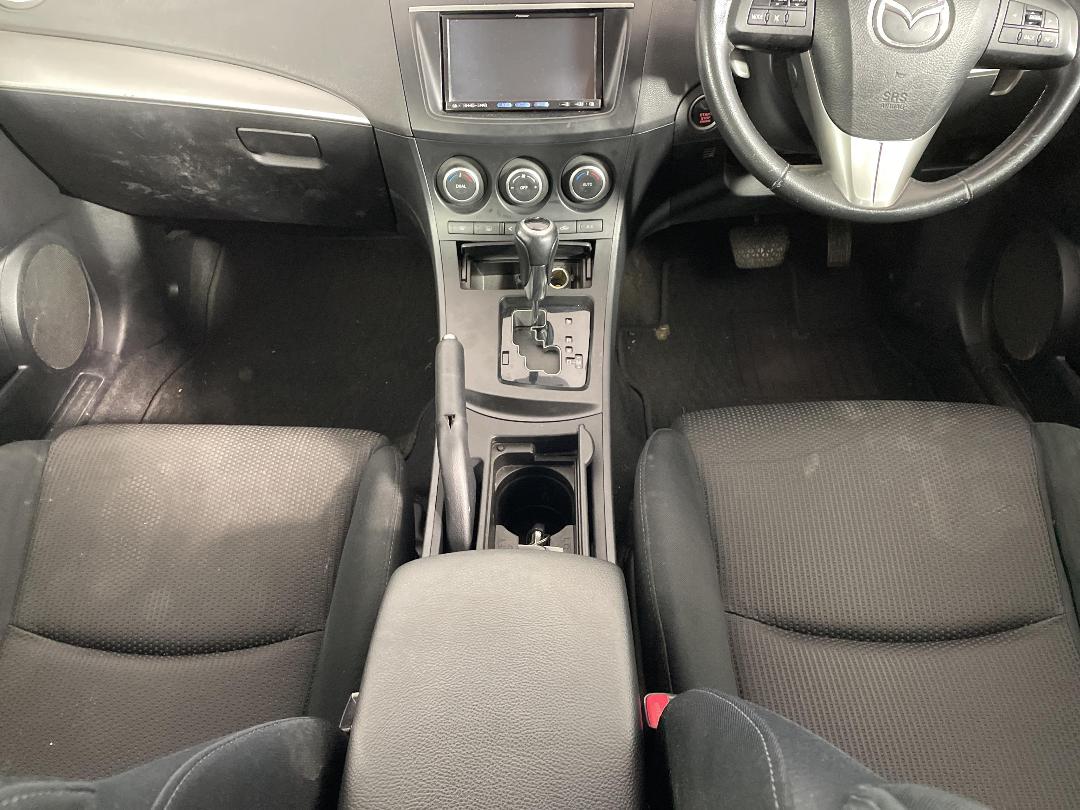 Photo '18' of Mazda Axela