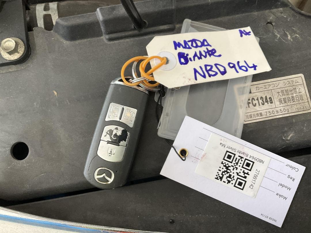 Photo '4' of Mazda Biante