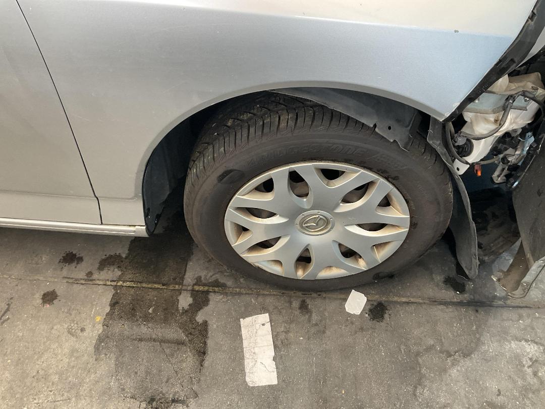 Photo '24' of Mazda Biante