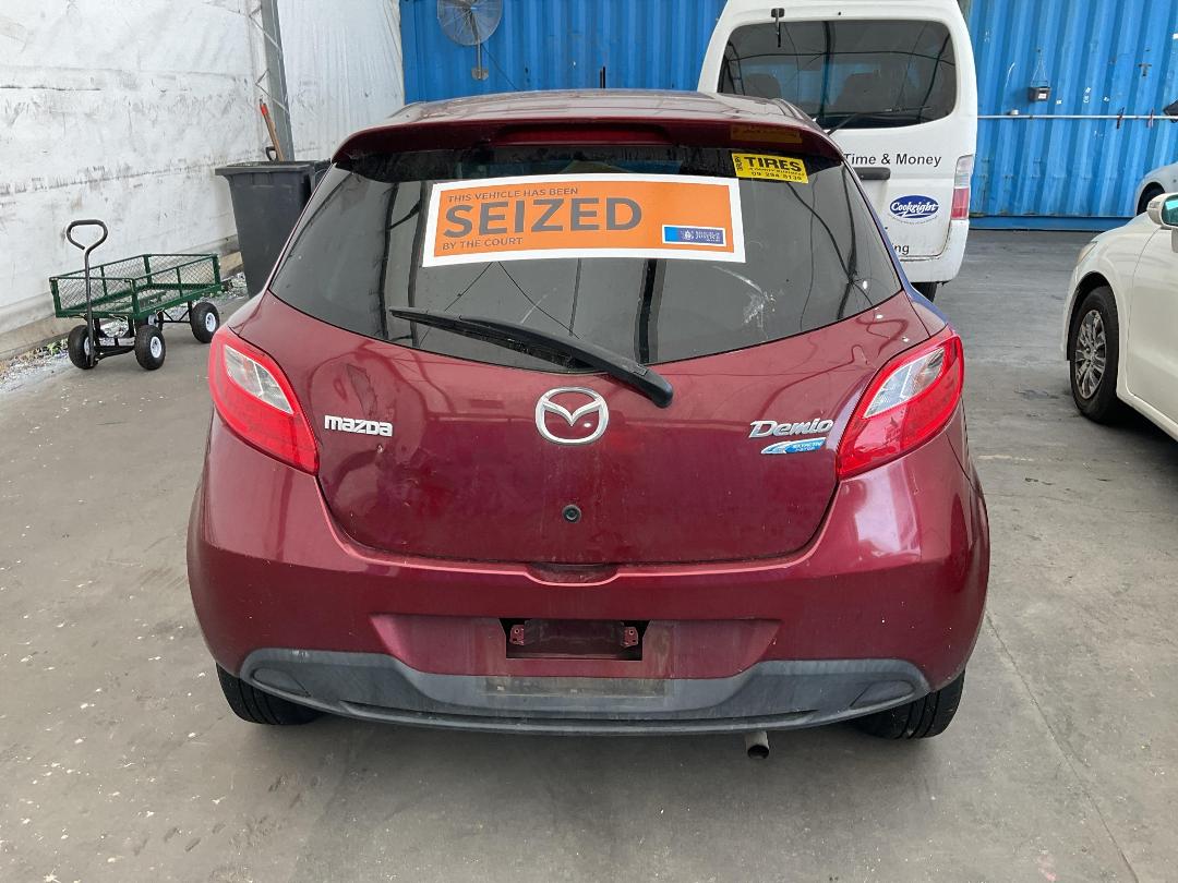 Photo '10' of Mazda Demio Photo '10' of Mazda Demio