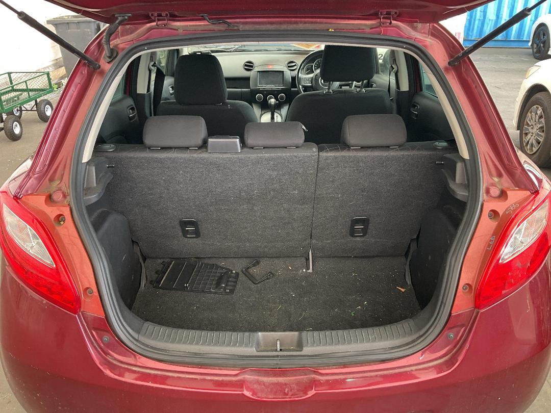 Photo '13' of Mazda Demio Photo '13' of Mazda Demio