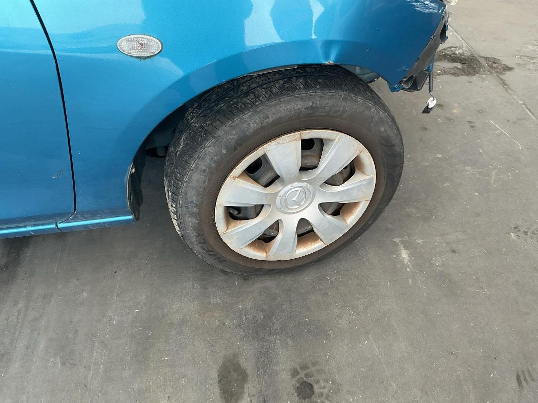 Photo '2' of Mazda Demio