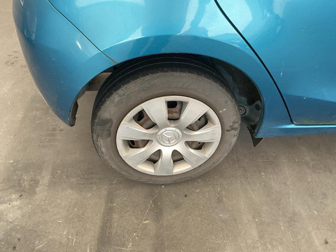 Photo '18' of Mazda Demio