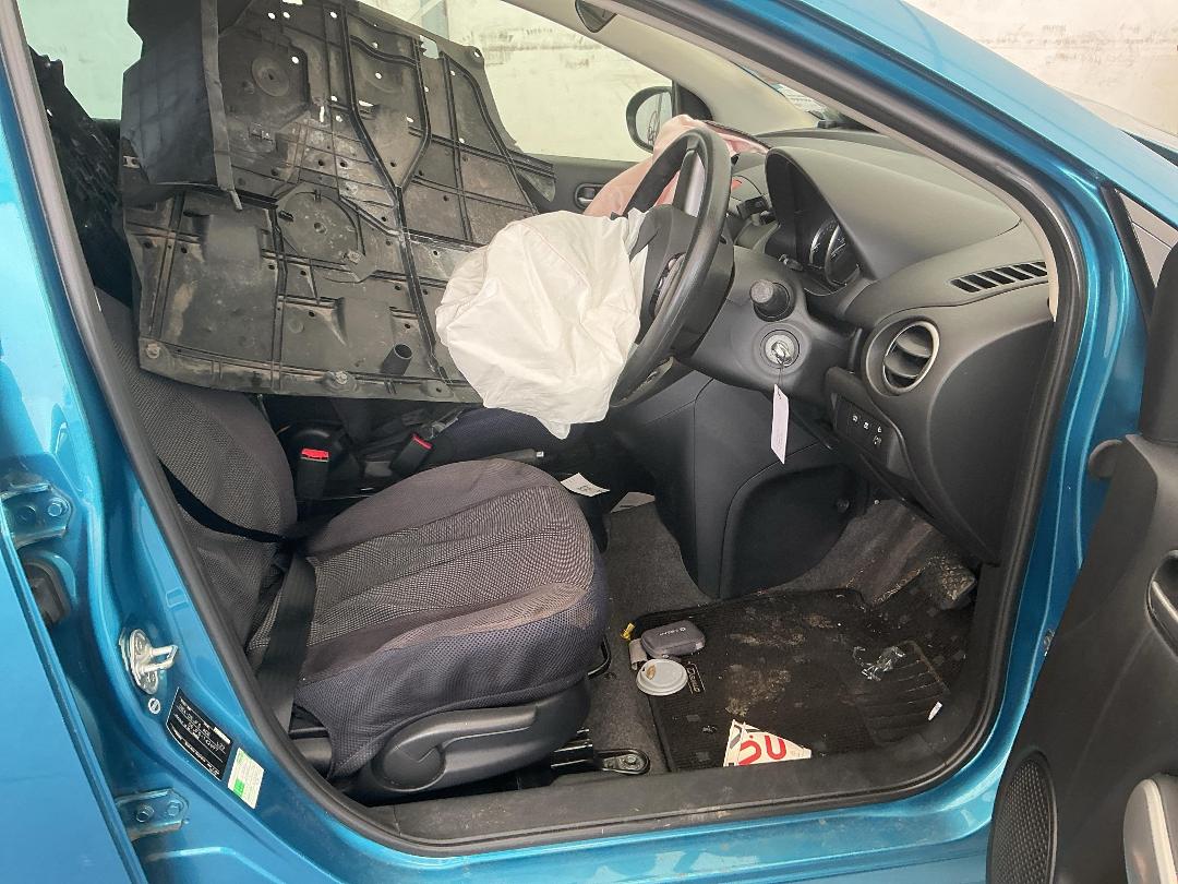 Photo '20' of Mazda Demio