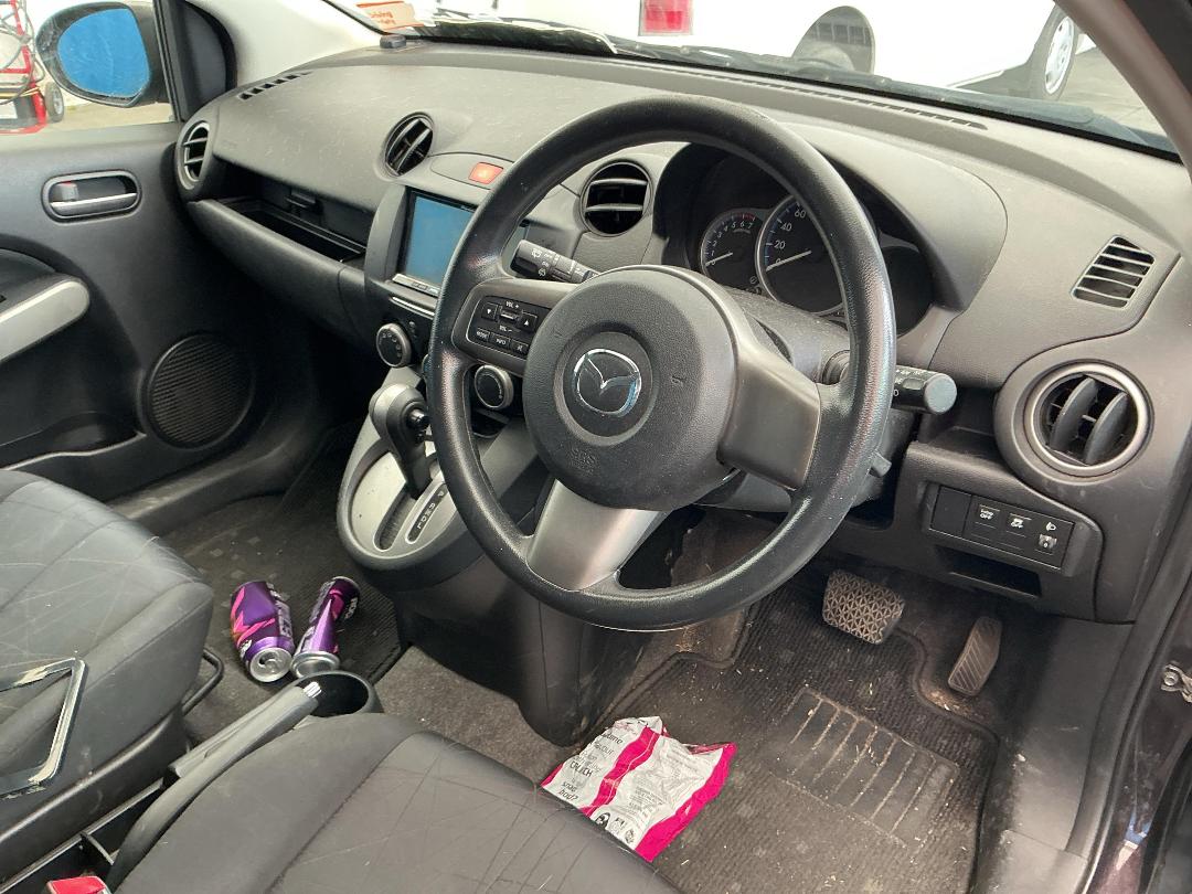 Photo '18' of Mazda Demio Photo '18' of Mazda Demio