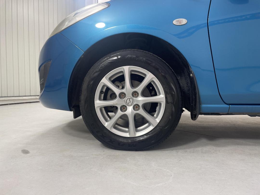 Photo '10' of Mazda Demio Photo '10' of Mazda Demio