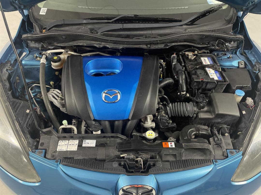 Photo '13' of Mazda Demio Photo '13' of Mazda Demio