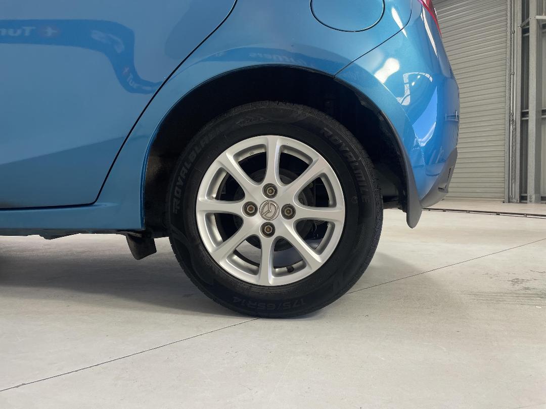 Photo '11' of Mazda Demio Photo '11' of Mazda Demio