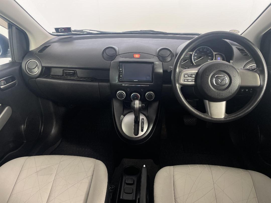 Photo '17' of Mazda Demio Photo '17' of Mazda Demio