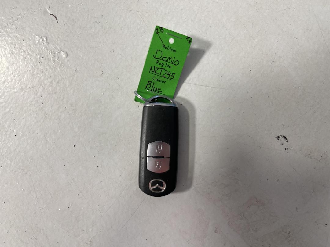 Photo '22' of Mazda Demio