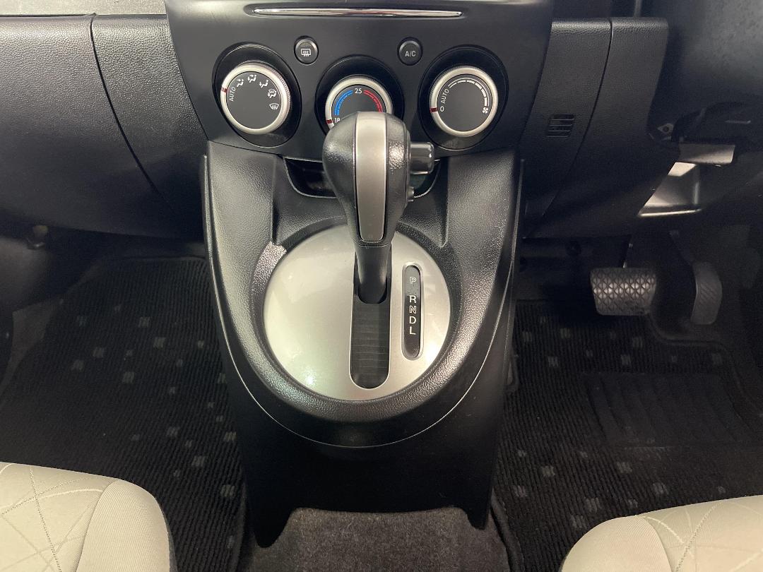 Photo '18' of Mazda Demio