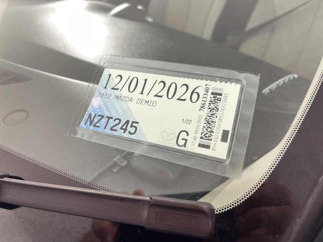 Photo '24' of Mazda Demio