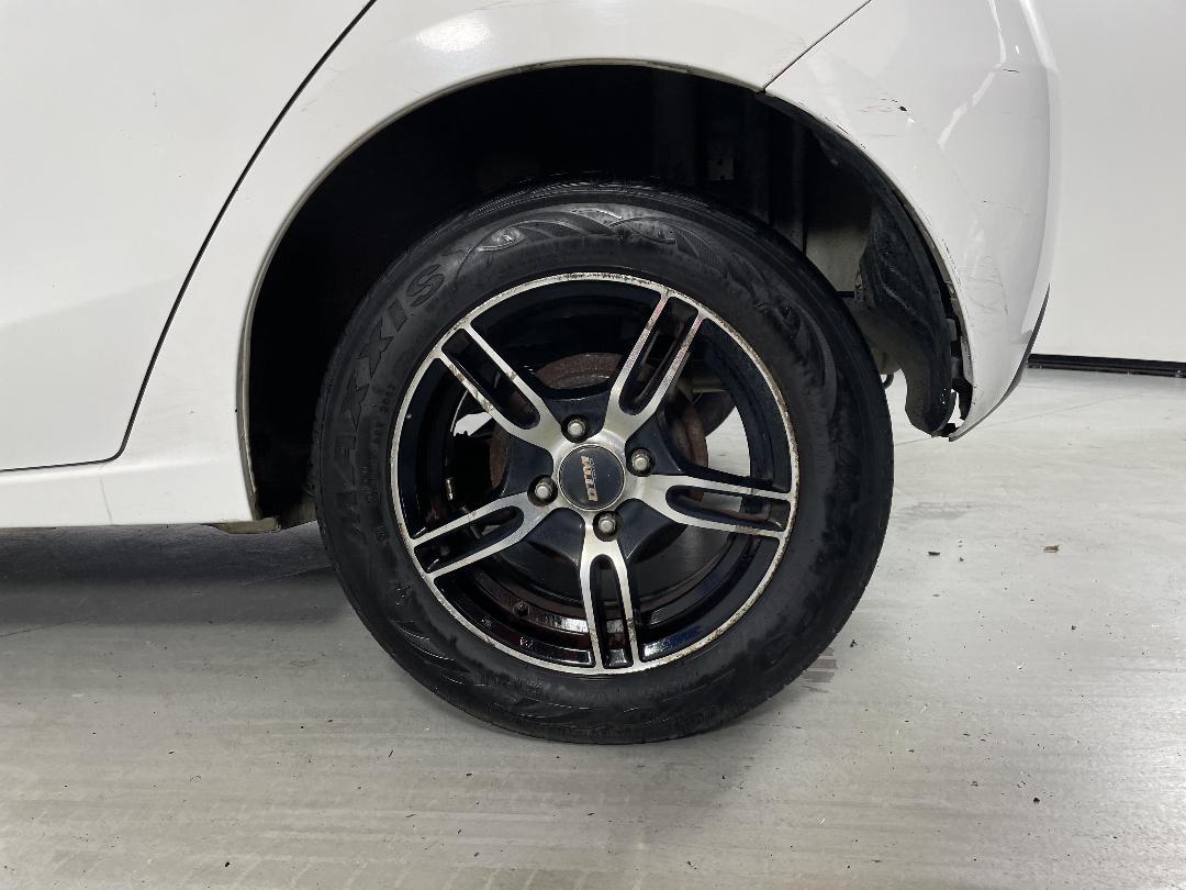 Photo '11' of Mazda Demio