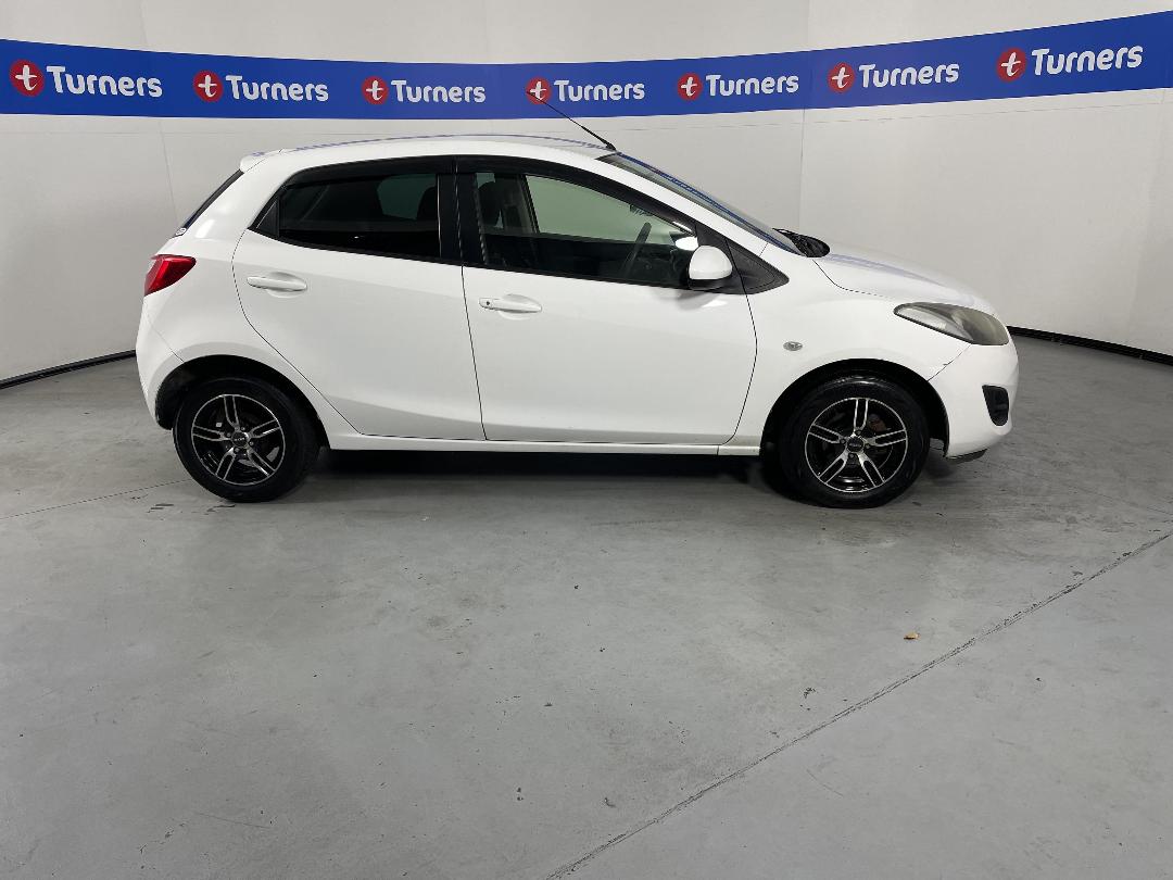 Photo '23' of Mazda Demio