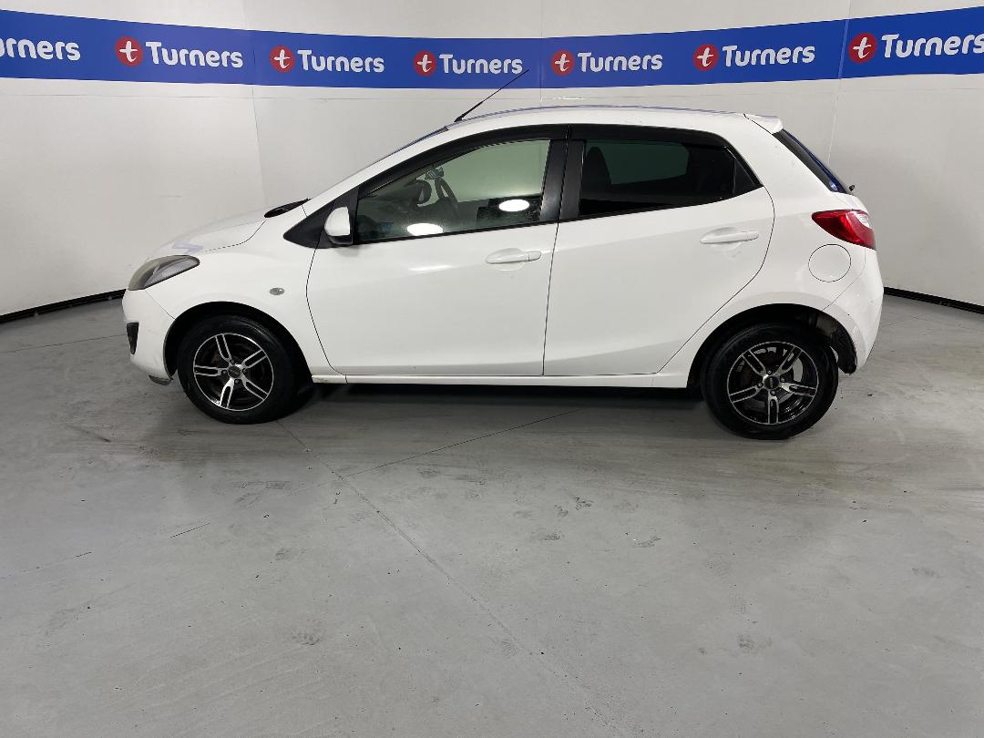 Photo '24' of Mazda Demio