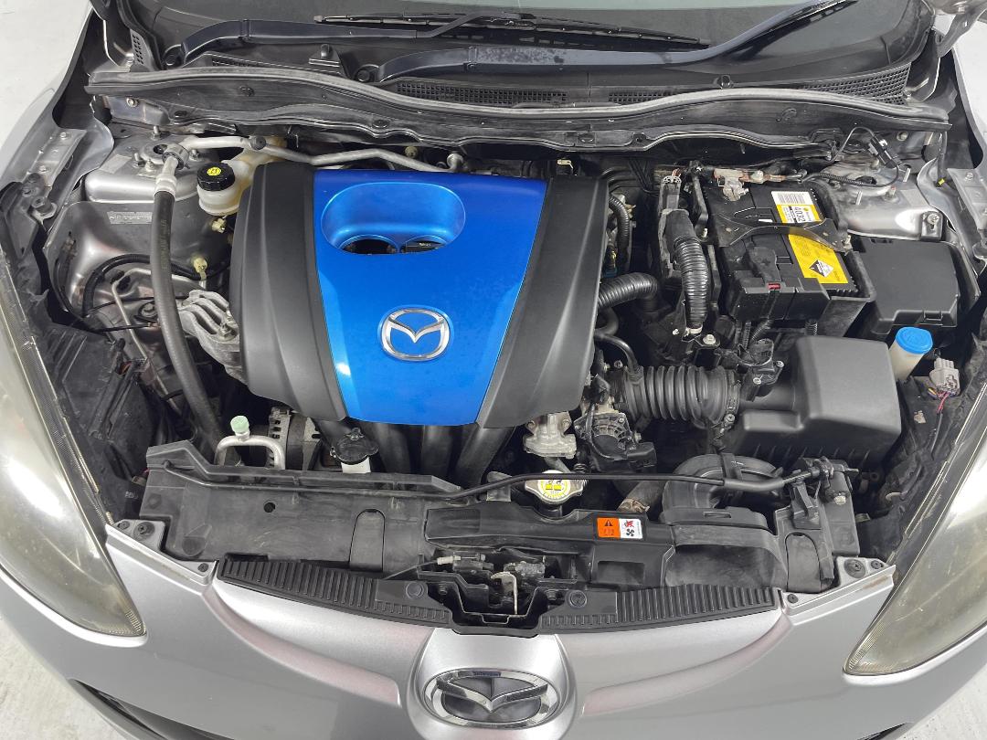 Photo '13' of Mazda Demio Photo '13' of Mazda Demio