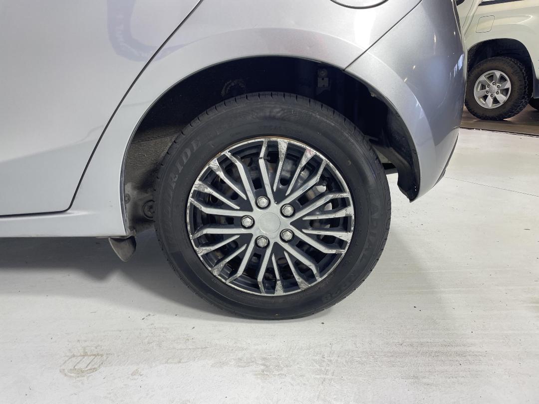 Photo '11' of Mazda Demio Photo '11' of Mazda Demio