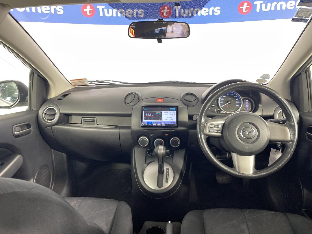 Photo '17' of Mazda Demio Photo '17' of Mazda Demio