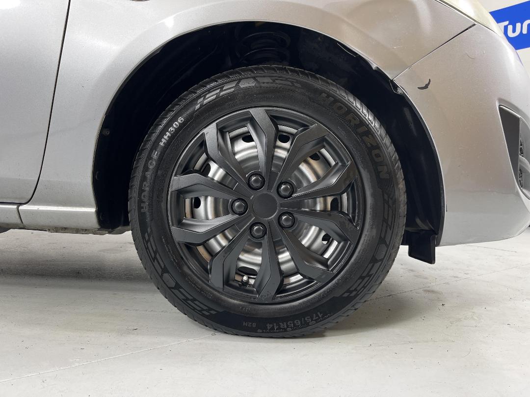 Photo '9' of Mazda Demio