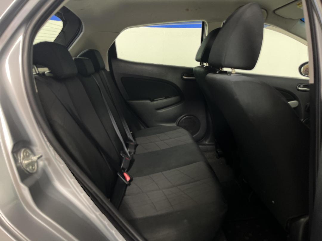 Photo '20' of Mazda Demio