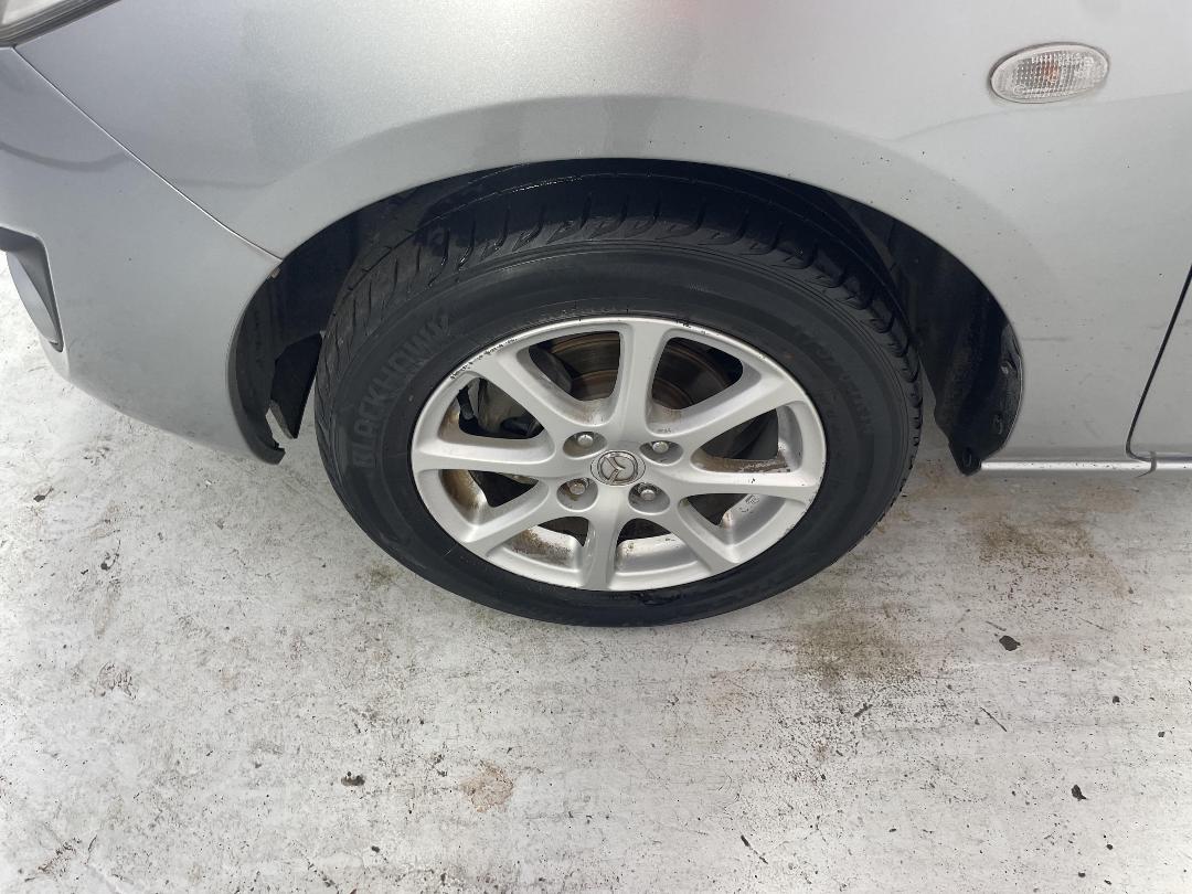 Photo '10' of Mazda Demio