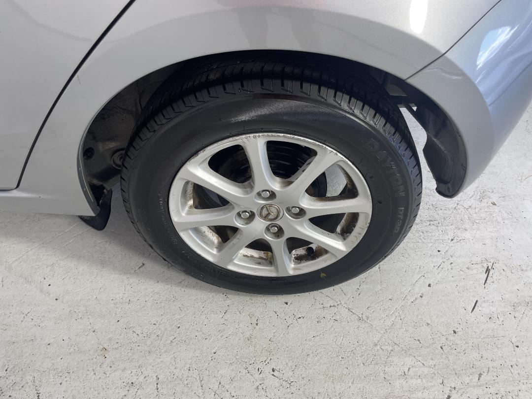 Photo '11' of Mazda Demio