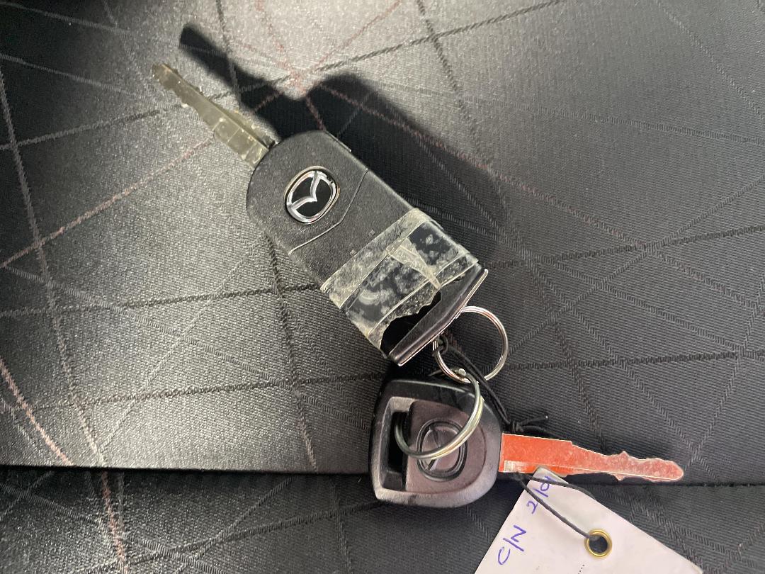 Photo '22' of Mazda Demio