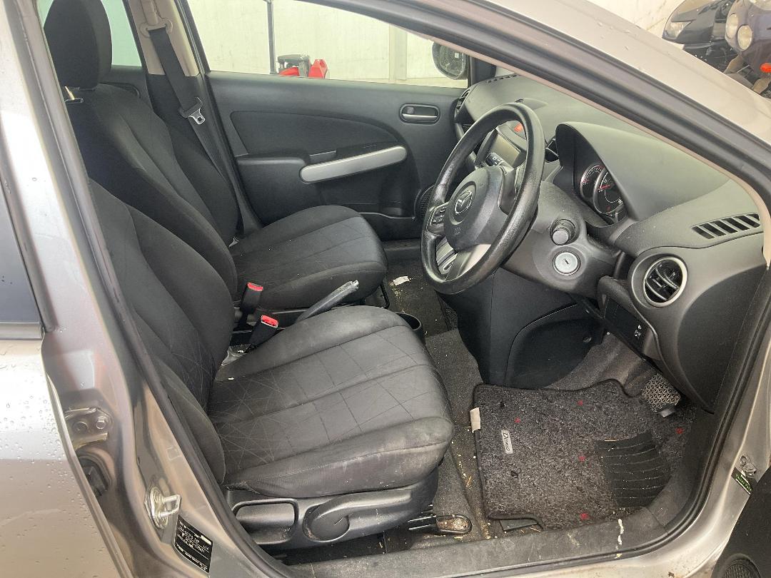 Photo '11' of Mazda Demio