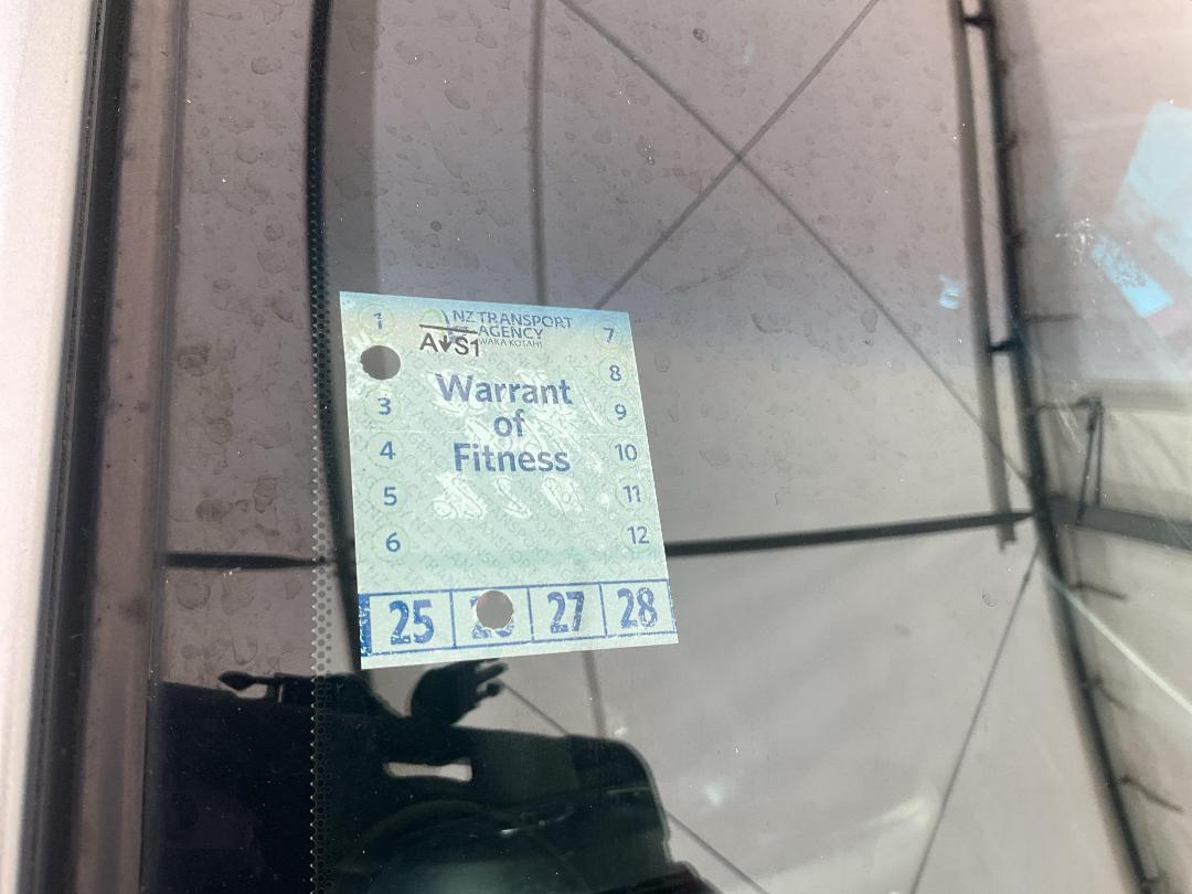 Photo '13' of Mazda Demio